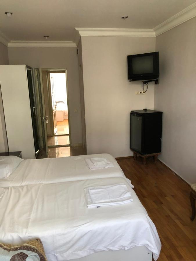 Hotel Dolphin バトゥーミ エクステリア 写真